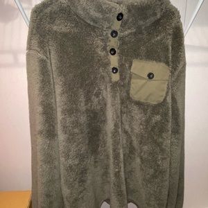 green pullover jacket